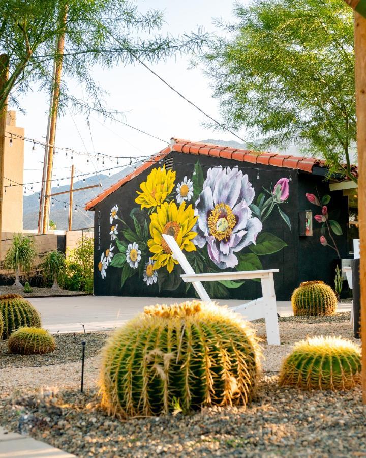 Fleur Noire Hotel Palm Springs Exterior photo